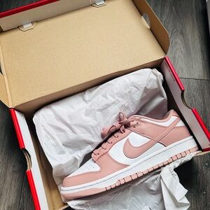 Nike Rose Whisper Low Dunks Woman 10.5